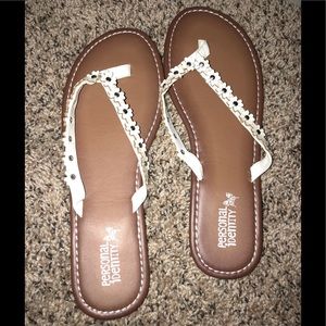 Super Cute Daisy Flip-Flops!